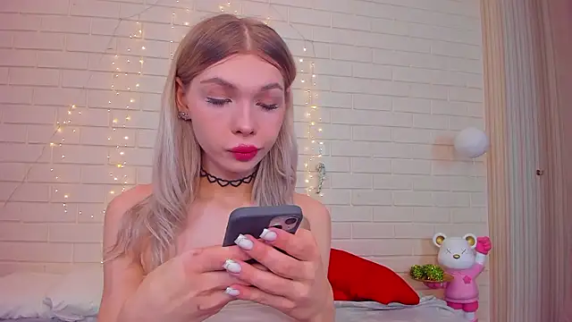 Blondy Fina online show from February 2026 04:32:01 AM