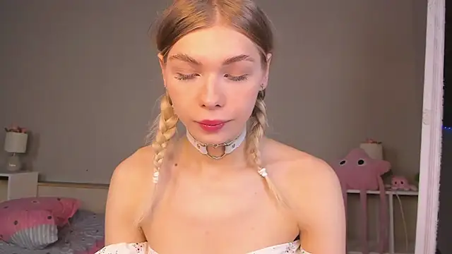 Blondy Fina online show from June 2026 05:19:02 AM