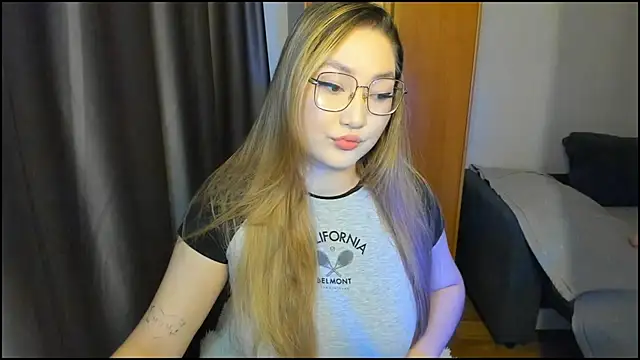 lyra x online show from May 2026 01:57:01 AM