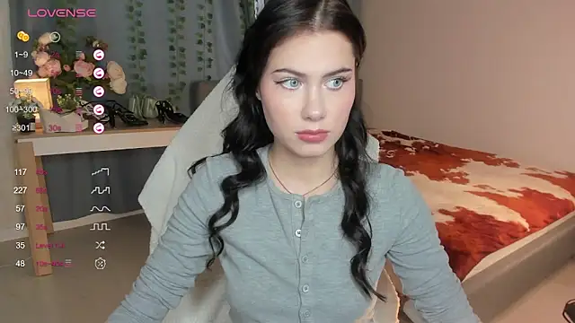 Snapshot of Vanellopes chatting on October 2025 11:55:01 AM Vanellopes online show from October 2025 11:55:01 AM