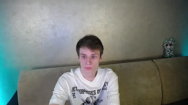 yes cute boy  online show from March 2026 09:40:01 PM