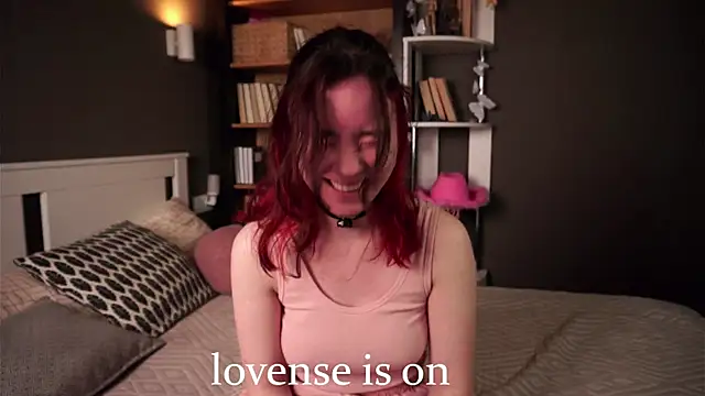 Snapshot of AlbertaClack chatting on November 2025 11:43:01 AM AlbertaClack online show from November 2025 11:43:01 AM