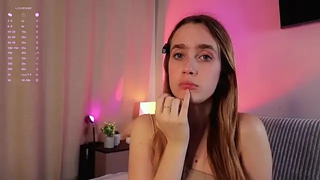 Snapshot of EarleneBrayton chatting on September 2025 01:11:01 AM EarleneBrayton online show from September 2025 01:11:01 AM