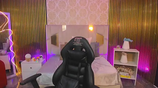 Shinedark tay1 online show from September 2025 03:28:01 AM