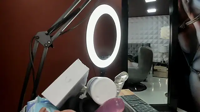 Snapshot of miss___salome chatting on October 2025 11:03:01 AM miss salome online show from October 2025 11:03:01 AM