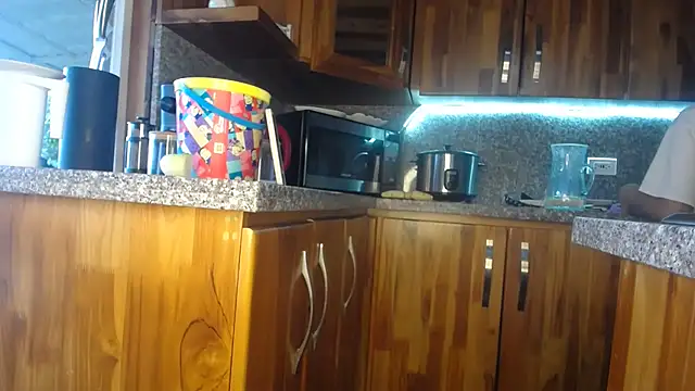 habdiela online show from October 2025 09:17:02 PM