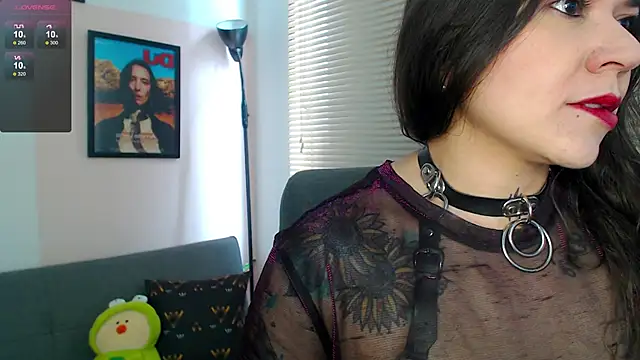 SujannaVarma  online show from October 2025 04:59:02 PM