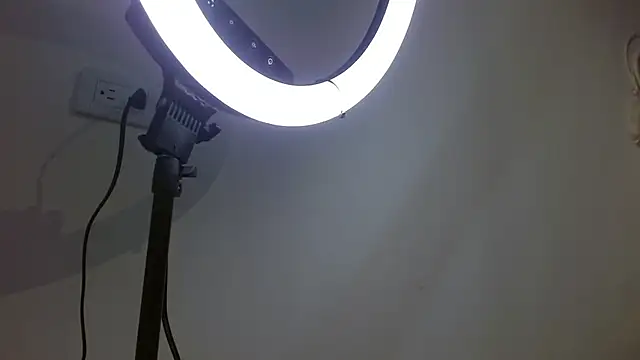 davoxer online show from November 2025 03:12:01 AM