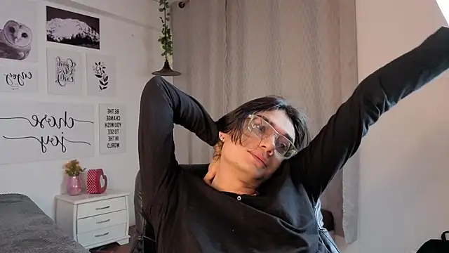 davoxer online show from November 2025 03:42:02 AM