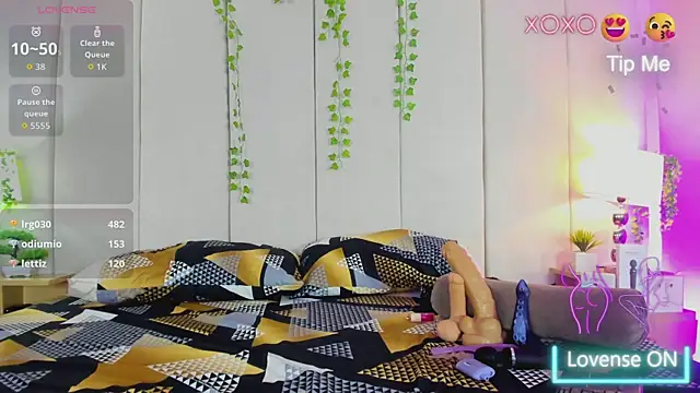 mia rousse25 online show from May 2026 11:27:01 AM