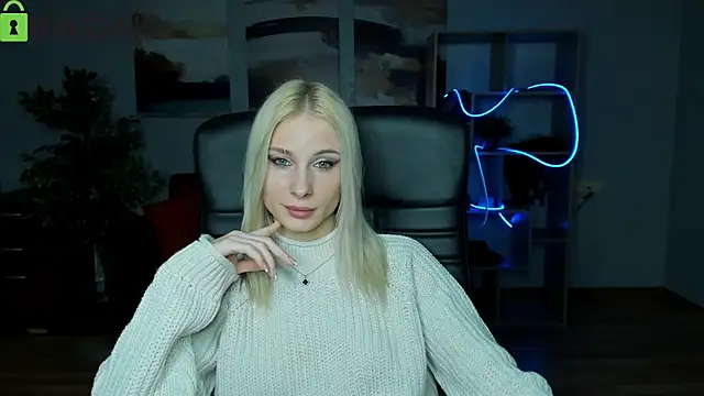 Snapshot of Alexa_Woods chatting on October 2025 07:01:01 PM Alexa Woods online show from October 2025 07:01:01 PM