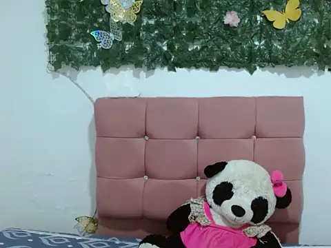 lia victoria online show from November 2025 01:15:02 AM