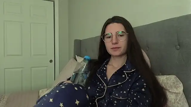 bambifarrina online show from November 2025 09:21:02 PM