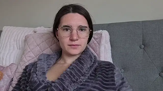 Snapshot of bambifarrina chatting on February 2026 05:10:01 PM bambifarrina online show from February 2026 05:10:01 PM