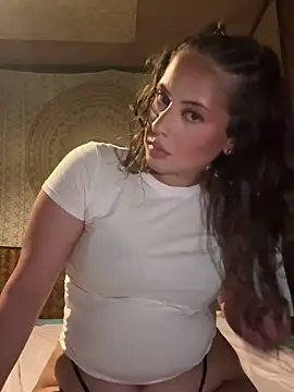 laylabliss online show from April 2026 09:06:02 PM