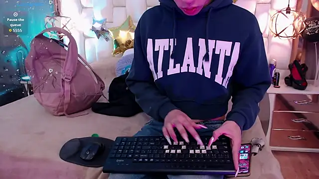 Foxxy Doll online show from November 2025 11:21:02 AM