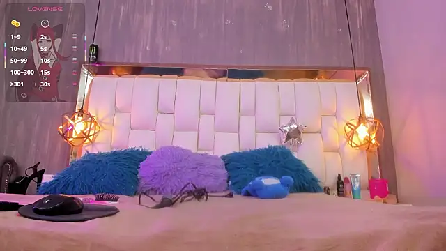 Foxxy Doll online show from March 2026 02:33:02 PM