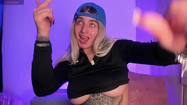 scarlett Collinss online show from November 2025 05:20:01 AM