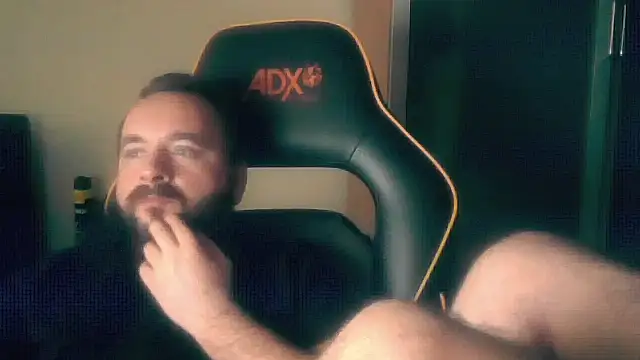 LondonMan1988 online show from October 2025 04:59:02 PM