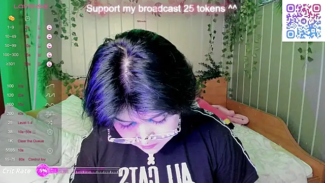 Snapshot of Alisa_Monroe chatting on November 2025 04:40:01 PM Alisa Monroe online show from November 2025 04:40:01 PM