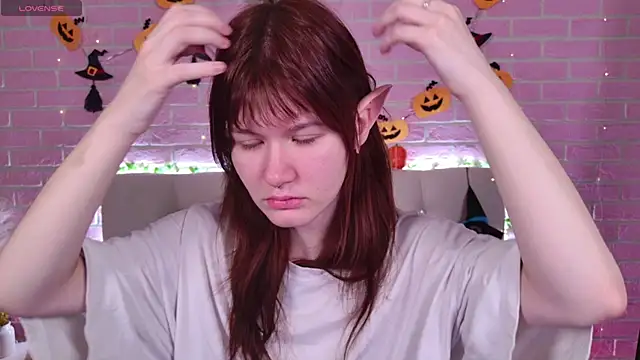 Snapshot of Aria_Vox chatting on October 2025 03:47:02 AM Aria Vox online show from October 2025 03:47:02 AM