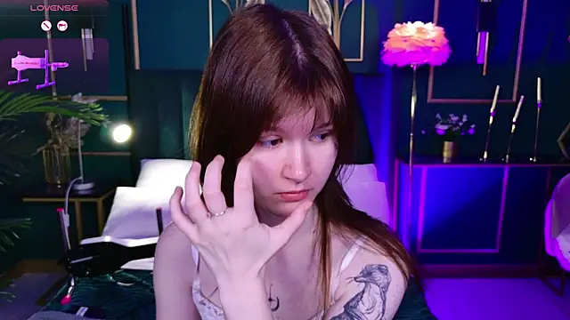 Snapshot of Aria_Vox chatting on November 2025 03:27:02 AM Aria Vox online show from November 2025 03:27:02 AM