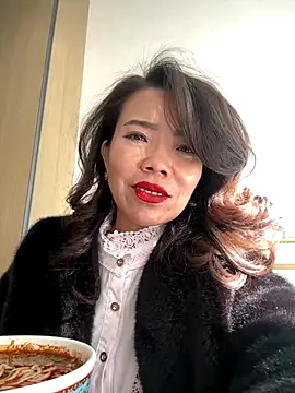 Snapshot of anna_yngs chatting on November 2025 07:07:03 AM anna yngs online show from November 2025 07:07:03 AM