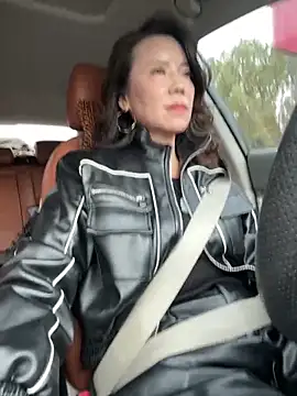 Snapshot of anna_yngs chatting on November 2025 07:42:02 AM anna yngs online show from November 2025 07:42:02 AM