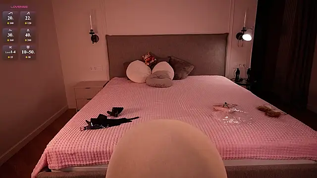 Angell Wild online show from June 2026 12:42:01 PM