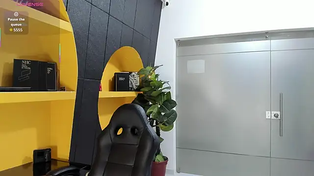 VioletLux online show from September 2025 07:47:01 PM