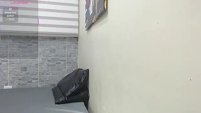 VioletLux online show from November 2025 07:37:02 PM