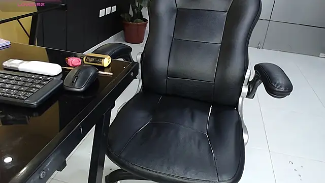 VioletLux online show from December 2025 12:42:01 AM