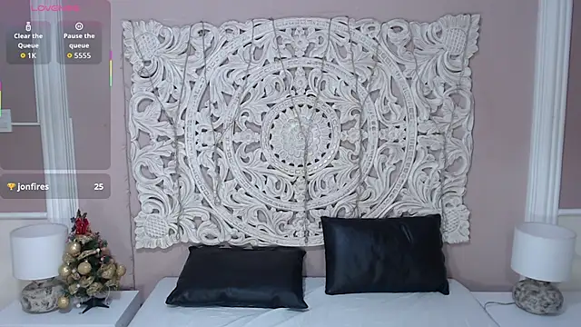 VioletLux online show from December 2025 07:54:02 PM