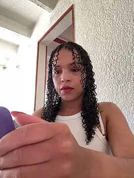 Yasmin777  online show from February 2026 06:22:02 PM