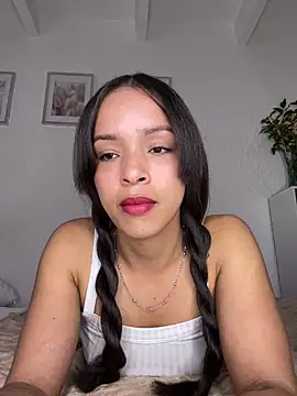 Yasmin777  online show from June 2026 10:34:02 PM