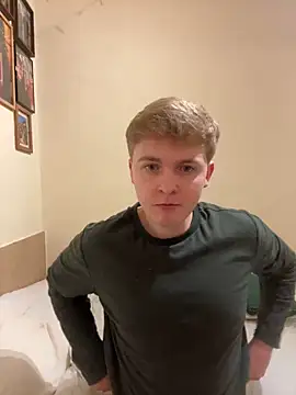 Snapshot of bigyoungman18 chatting on November 2025 02:32:01 AM bigyoungman18 online show from November 2025 02:32:01 AM