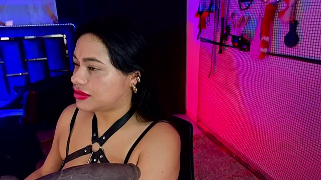 Snapshot of Issafoxx chatting on March 2026 12:20:01 PM Issafoxx online show from March 2026 12:20:01 PM