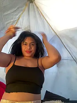 Snapshot of Issafoxx chatting on April 2026 12:50:01 PM Issafoxx online show from April 2026 12:50:01 PM