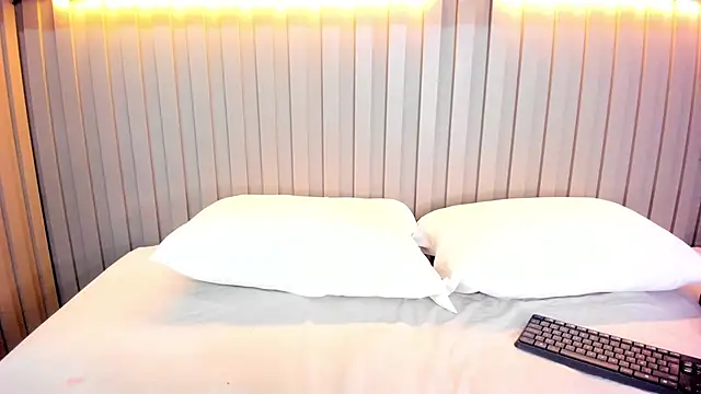 natalyWilliams online show from October 2025 12:56:01 PM