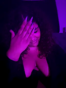 Snapshot of 1n0nlythroat chatting on September 2025 11:21:02 AM 1n0nlythroat online show from September 2025 11:21:02 AM