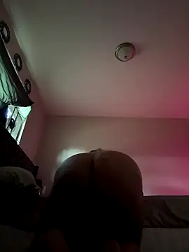 Snapshot of 1n0nlythroat chatting on September 2025 09:15:02 PM 1n0nlythroat online show from September 2025 09:15:02 PM