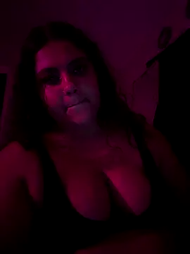 Snapshot of 1n0nlythroat chatting on September 2025 03:21:01 AM 1n0nlythroat online show from September 2025 03:21:01 AM