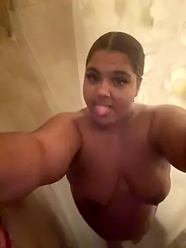 Snapshot of 1n0nlythroat chatting on October 2025 02:12:02 AM 1n0nlythroat online show from October 2025 02:12:02 AM