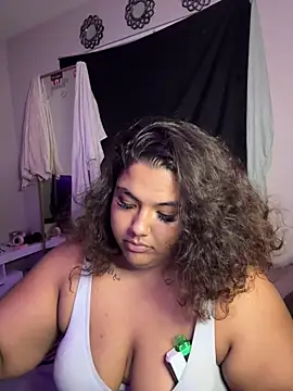 Snapshot of 1n0nlythroat chatting on October 2025 02:36:02 AM 1n0nlythroat online show from October 2025 02:36:02 AM