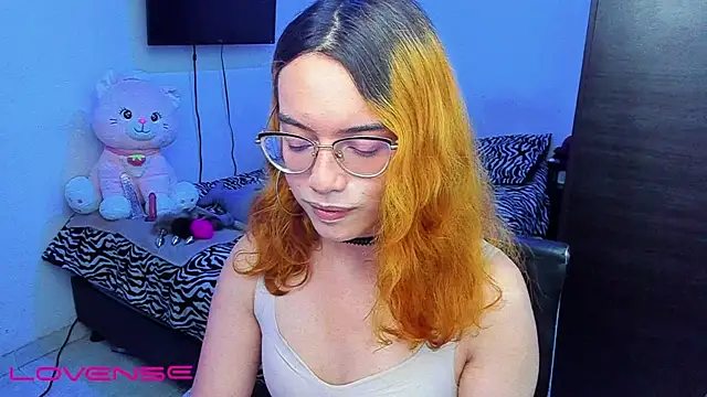 lillykittyy online show from October 2025 12:22:02 AM