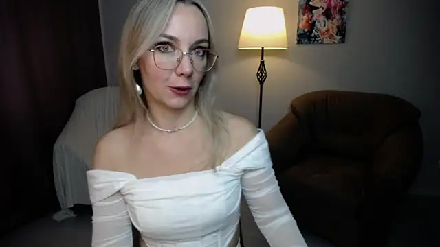 Snapshot of Ava_Elior chatting on September 2025 10:20:01 AM Ava Elior online show from September 2025 10:20:01 AM