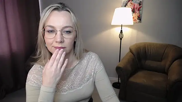 Ava Elior online show from April 2026 11:24:01 AM