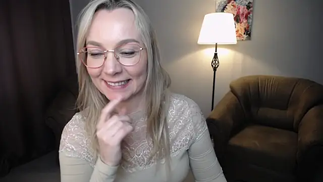 Ava Elior online show from April 2026 01:41:02 PM