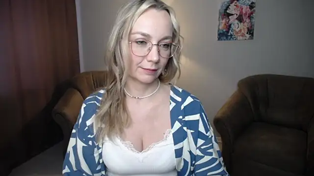Ava Elior online show from June 2026 12:09:01 PM