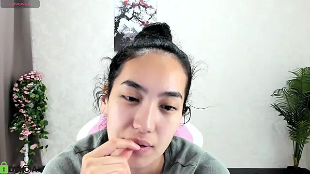 FlirtyAura online show from October 2025 03:21:02 AM